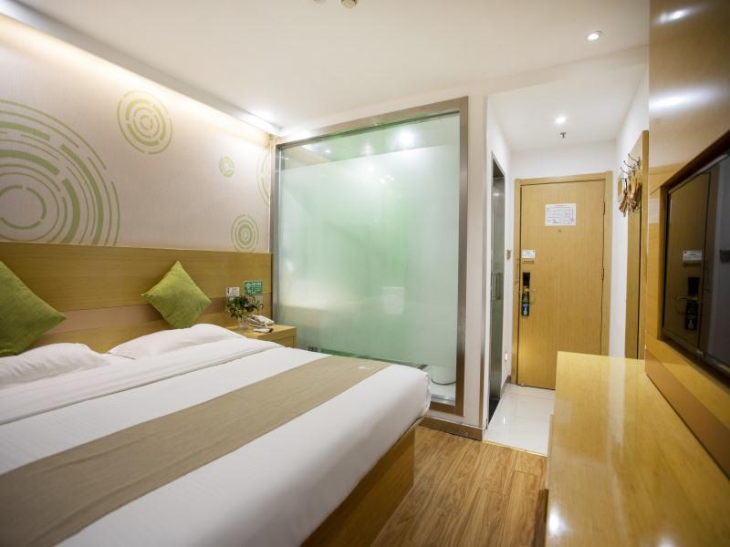 Greentree Minhang District Jiangyue Road Ent Hospital Express 3*